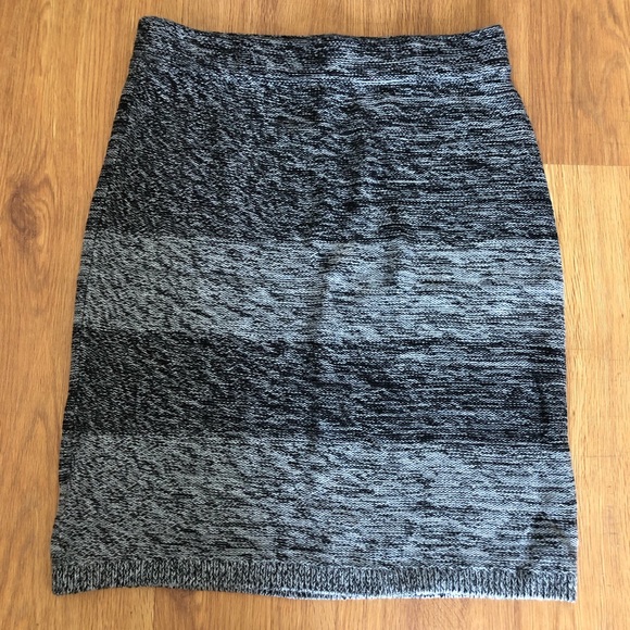 Pencil skirt - Picture 1 of 3